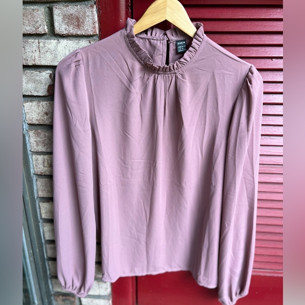 SHEIN frilled neck keyhole back latern sleeve top mediump - Picture 11 of 11